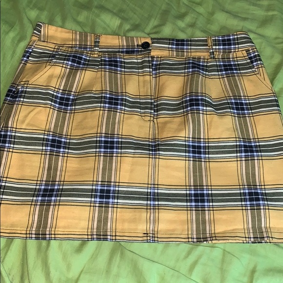 Dresses & Skirts - Yellow Plaid Skirt ✨